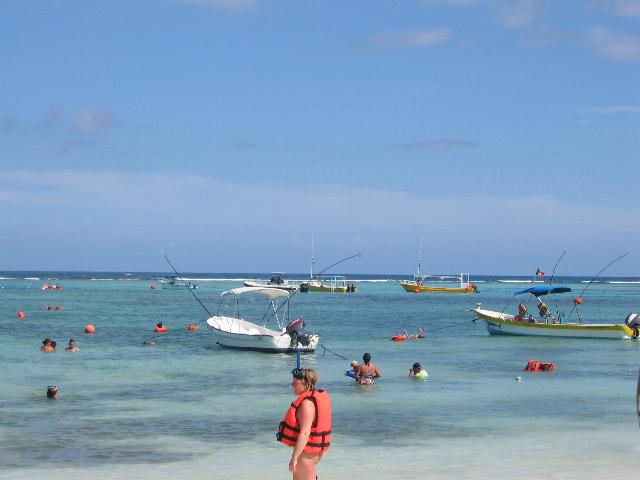 Crowds in Akumal Bay